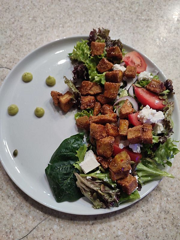 Салат с хрустящим баклажаном