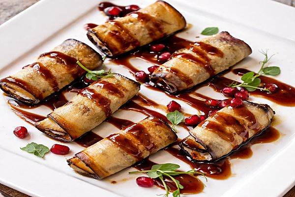 Баклажановые рулетики с творожным сыром