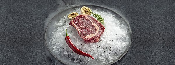 Стейк из мраморной говядины рибай