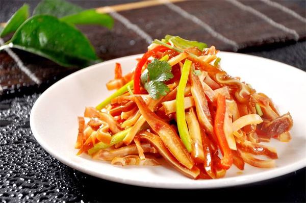 Салат из свиных ушей