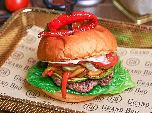 Бургер «HotЧенкова»