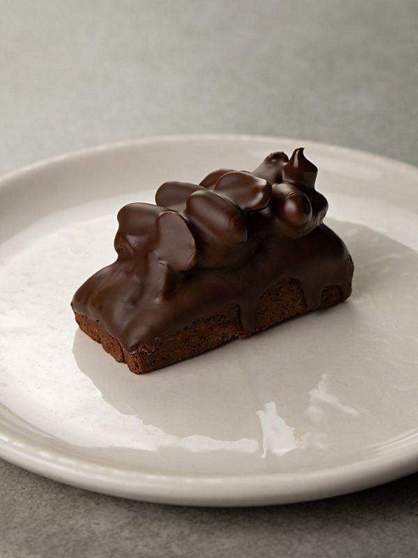 Шоколадно-банановый кекс с арахисом