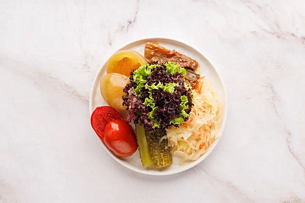 Ассорти солений домашнего приготовления