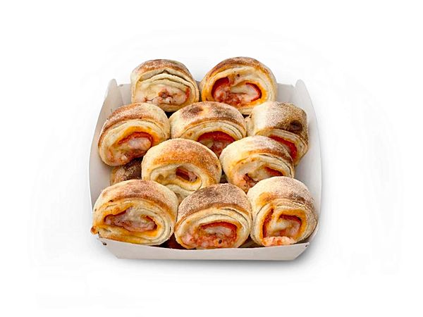 Дюжина рулетиков с пепперони