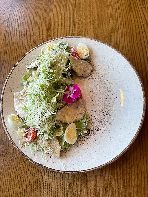 Цезрь с сочным куриным филе