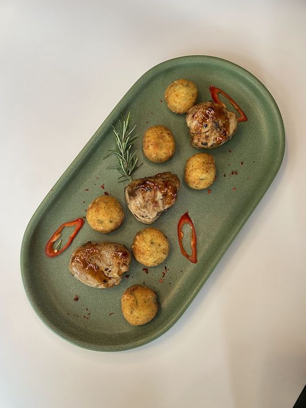 Медальоны свиные с картофельными крокетами