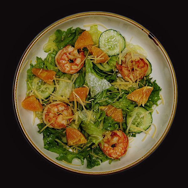 Салат с креветкой и апельсином