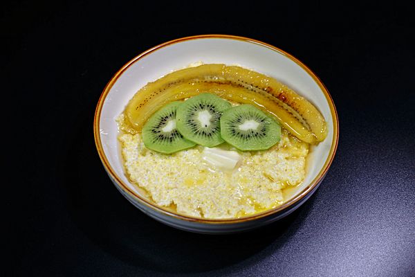 Пшенная каша с жареным бананом