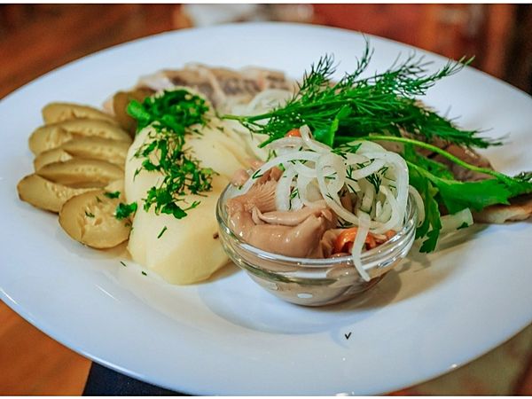 Деревенское угощение