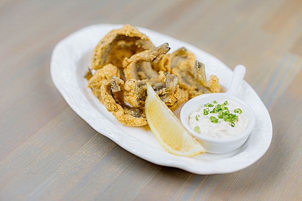 Жареная пикша с соусом тар-тар