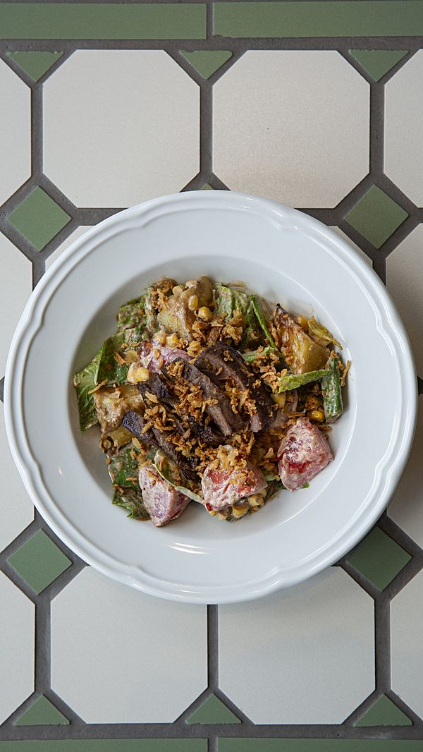 Салат с мраморной говядиной и печеным картофелем