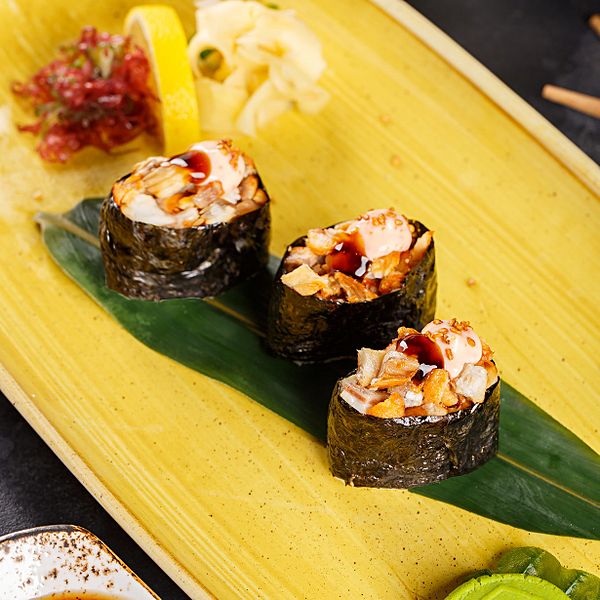 Гункан Феликс с угрём