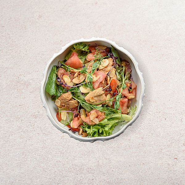 Тёплый салат с курицей