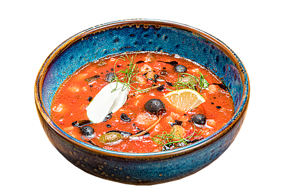 Солянка с маслинами, оливками и сметаной