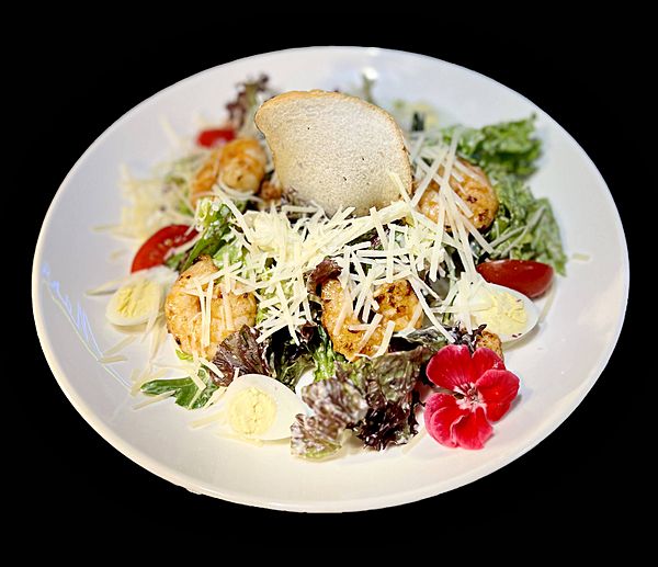 Цезарь с тигровыми креветками