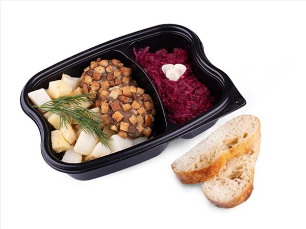 Котлеты по-Пожарски с картофелем и Свекольным салатом. Четверг