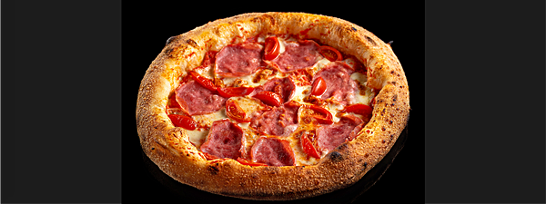 Пицца с ветчиной и томатами