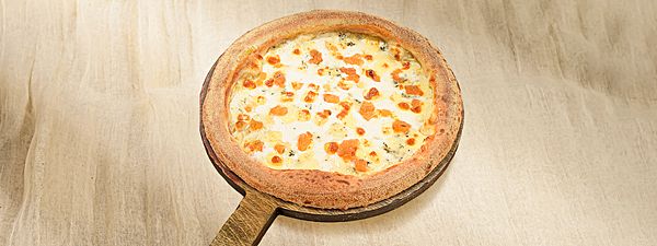 Пицца сырная с грушевым конфитюром