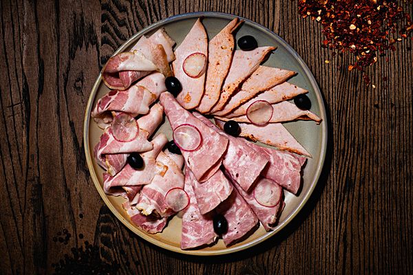 Мясная нарезка собственного приготовления