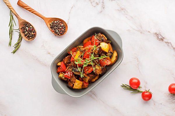 Сковородка с томленой телятиной