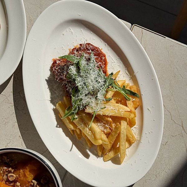 Митболы из говядины с картофелем фри