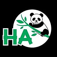 Панда на дереве