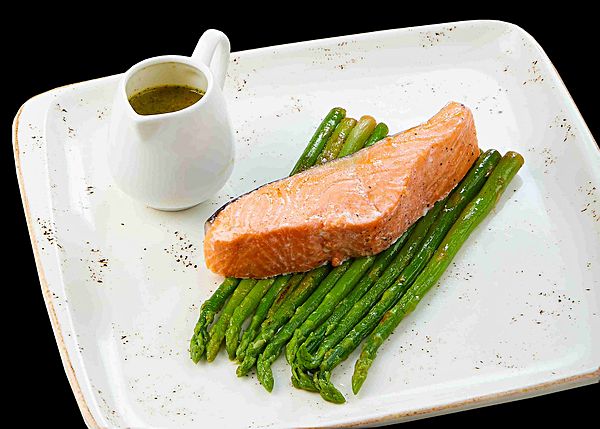 Стейк из лосося с соусом манго-чили