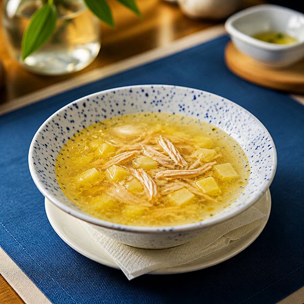 Куриный бульон с цыплёнком