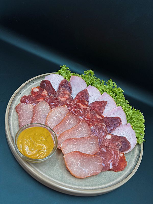 Плато мясное