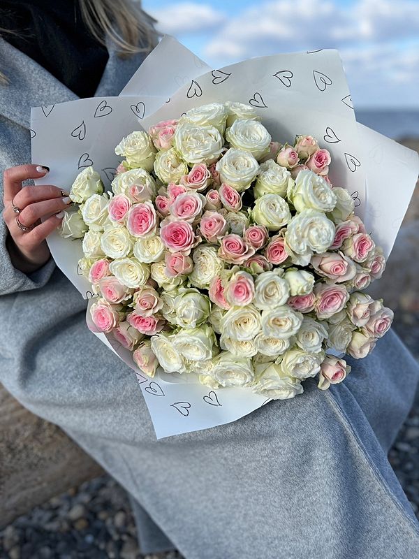 Букет из 15 кустовых роз