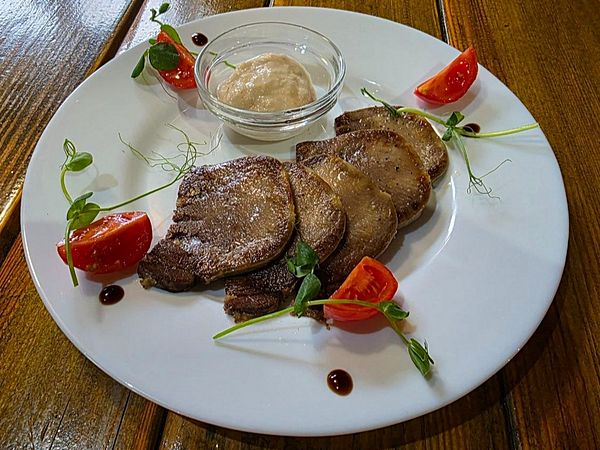 Язык обжаренный с хреном