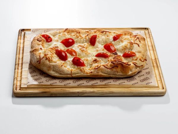 Фокачча с моцареллой и черри