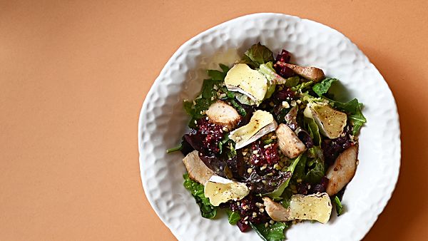 Салат с индейкой и Бри