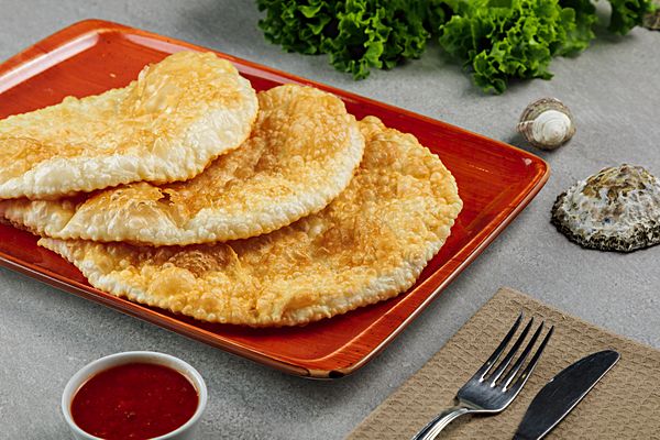 Чебурек с брынзой и зеленью