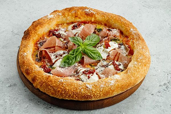 Тоскана с прошутто и сыром Страчателла