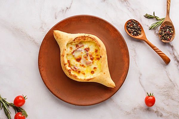 По-аджарски с беконом