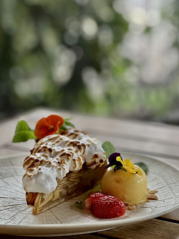 Яблочный пирог с меренгой и лимонным курдом