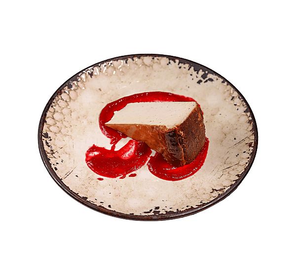 Баскский чизкейк с брусничным соусом