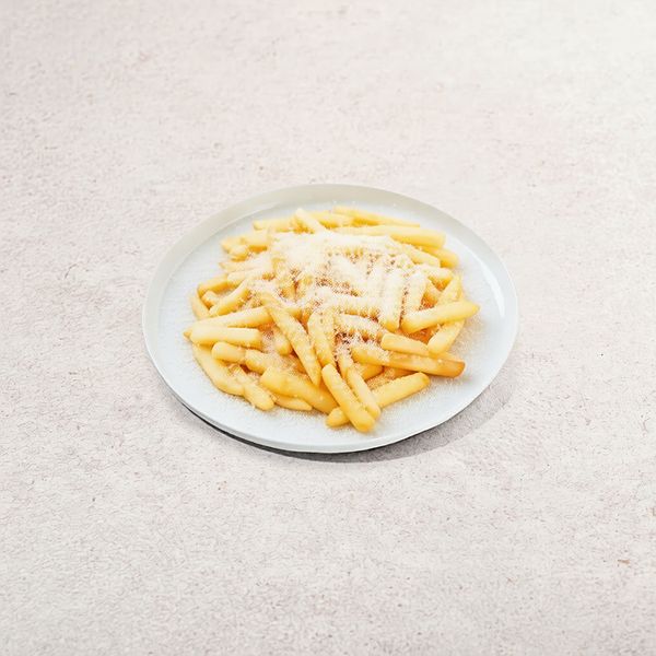 Картофель фри с сыром пармезан