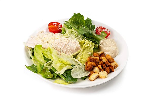 Салат Цезарь с курицей