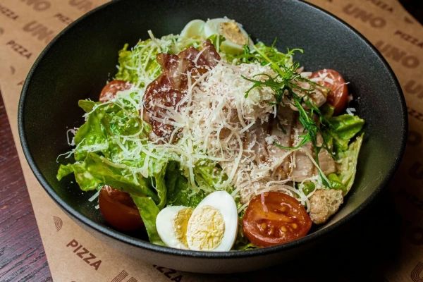 Салат Цезарь с куриным филе