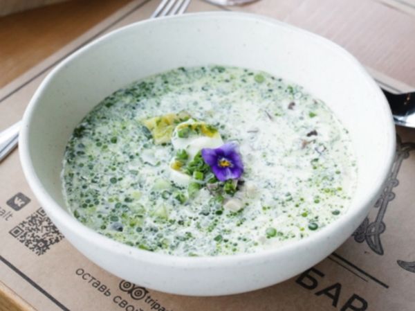 Окрошка с говяжьими щеками и ерингами