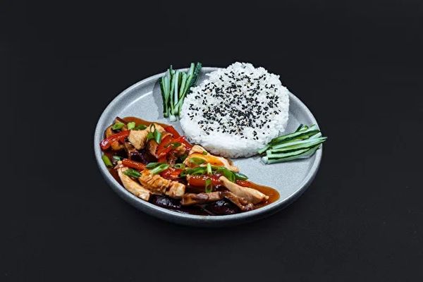 Курица в устричном соусе с рисом