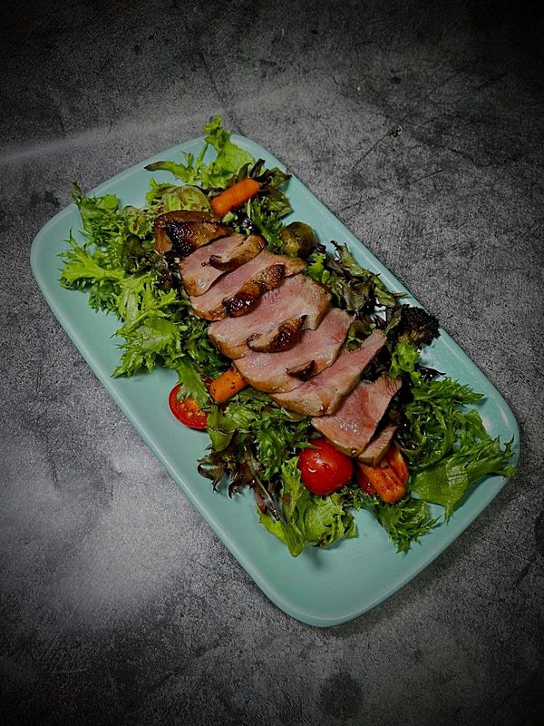 С утиной грудкой и гранатовым соусом