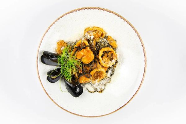 Паста неро с морепродуктами