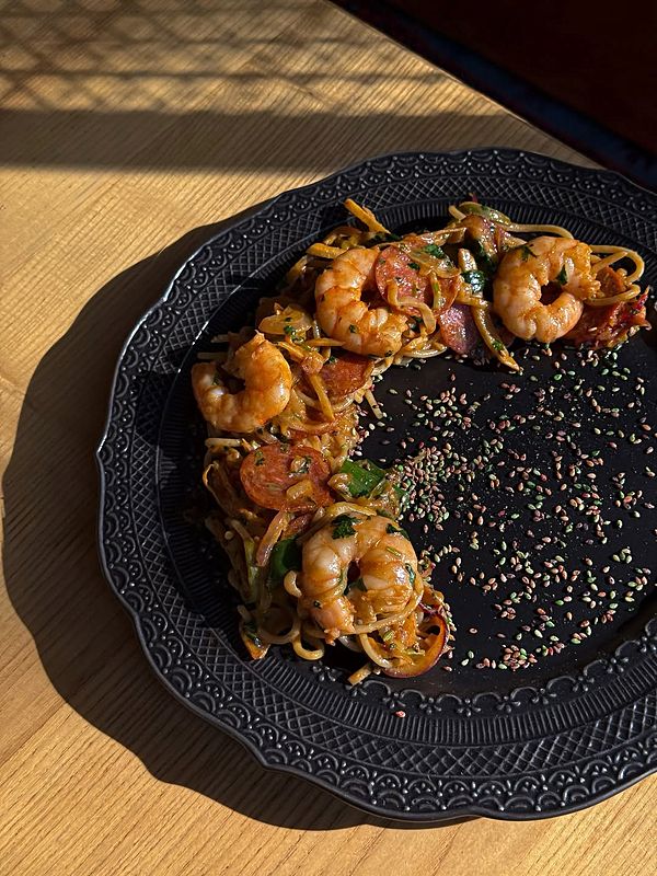 Паста Том Ям с чоризо и креветкой