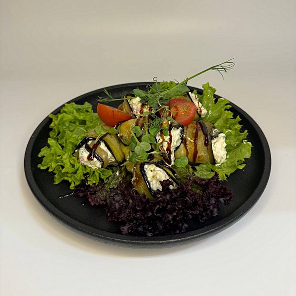 Баклажан с Фетой и помидором