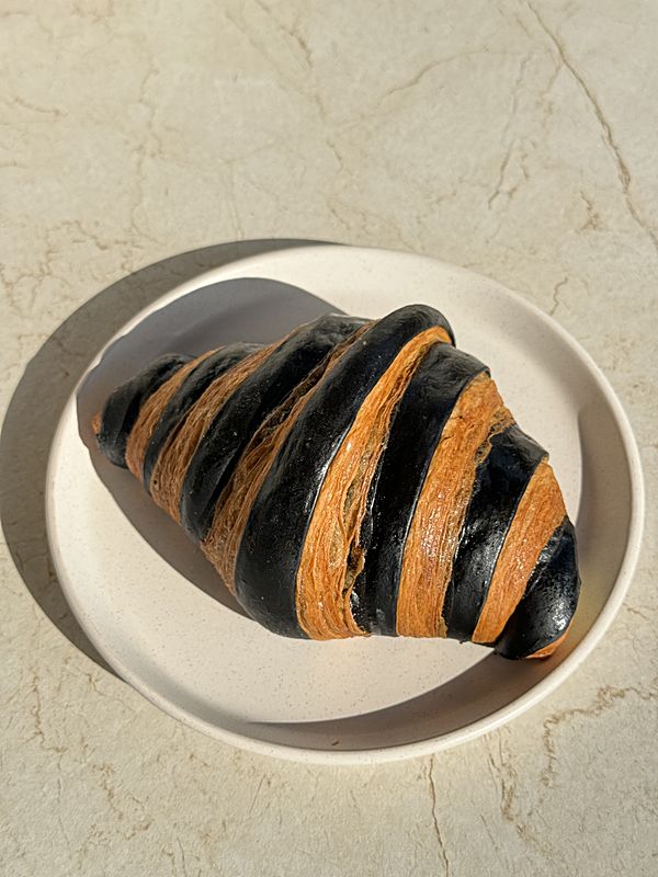 Круассан с шоколадом