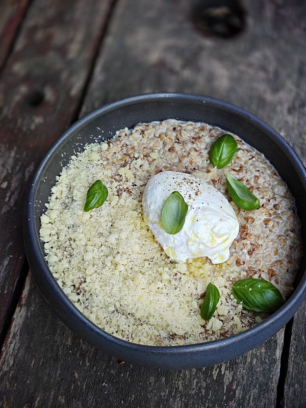 Гречка с грибами, пармезаном и яйцом пашот