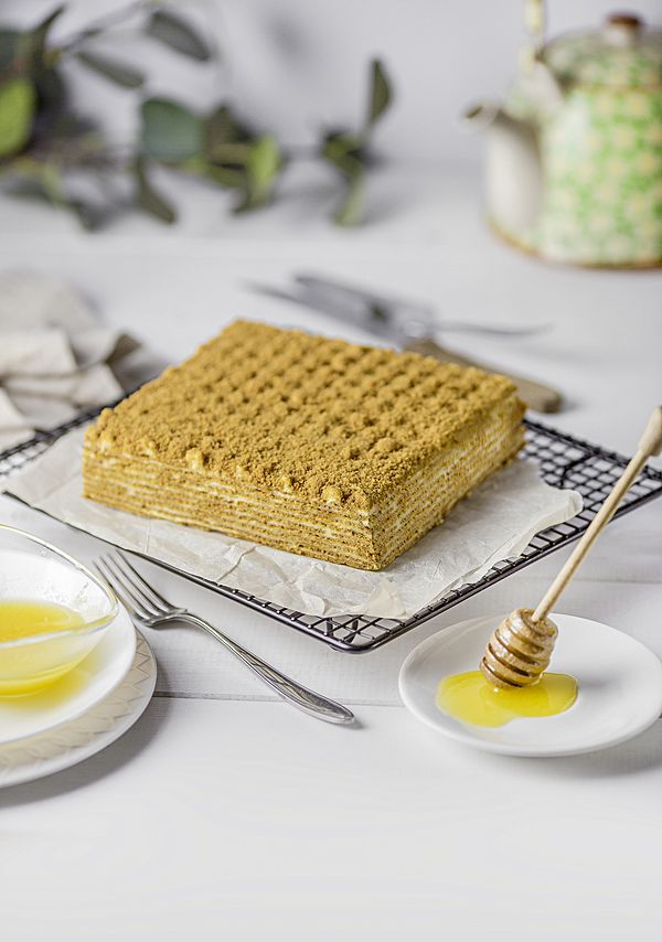 Медовик Золотая пчела